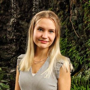 Meet your Posher, Olivia